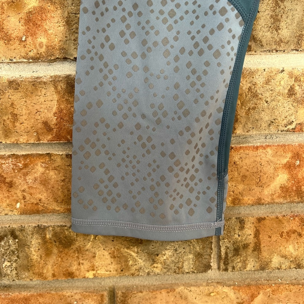 Fabletics Blue Stylish Capris - Picture 6 of 9